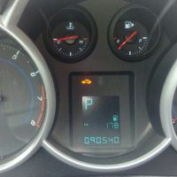 Горит машинка с ключиком Chevrolet Cruze