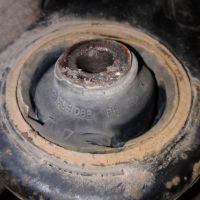 Замена шаровой опоры и сайлентблоков рычагов Шевроле Авео.