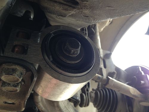 Замена передних рычагов  и сайлентблоков Chevrolet Cruze