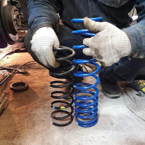 Замена передних амортизаторов и пружин Chevrolet Cruze