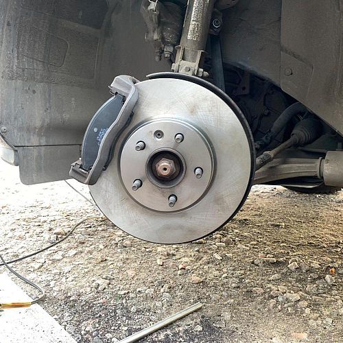 Замена тормозных дисков и колодок Сhevrolet Сaptiva