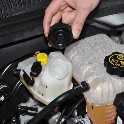 Замена тормозной жидкости Chevrolet Cruze