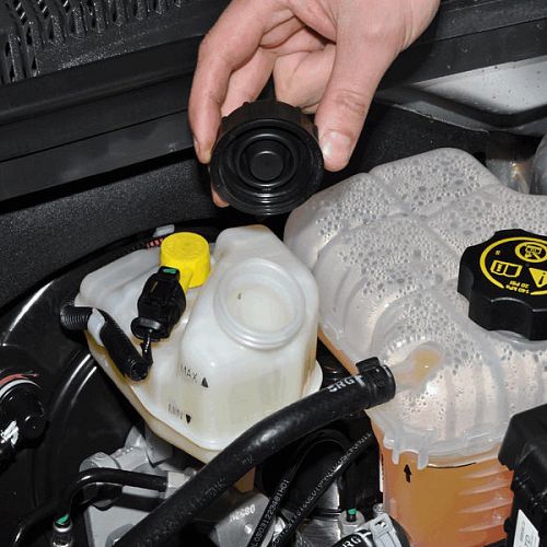 Замена тормозной жидкости Chevrolet Cruze