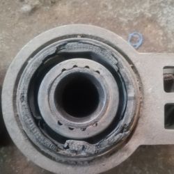 Замена передних рычагов  и сайлентблоков Chevrolet Cruze